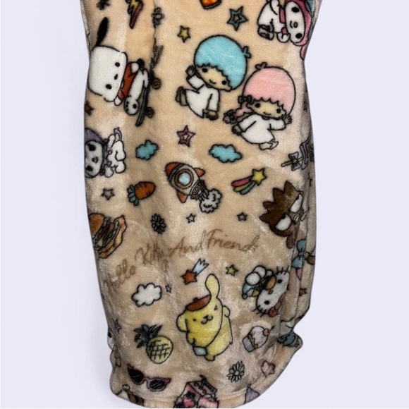 Hello kitty blanket - Picture 3 of 3